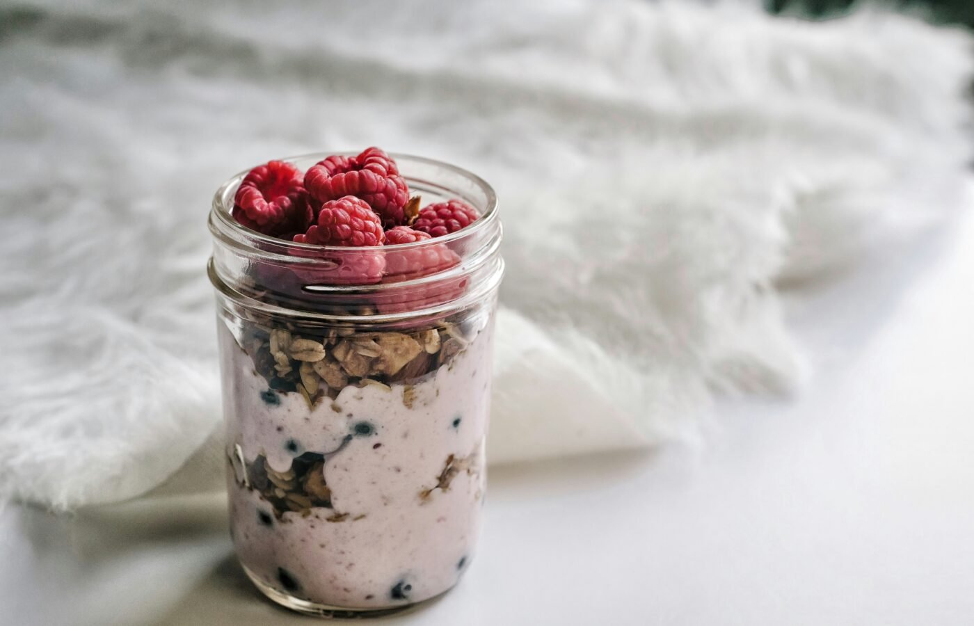 overnight oats without yogurt with fresh berries